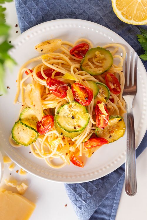 Zucchini-Bolognese Pasta-Gericht für Diabetiker – gesund und kohlenhydratarm