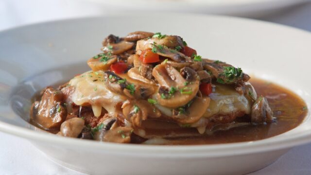 Hähnchenpfanne mit Champignons, Spinat und Kräuterrahm – Rezept für Diabetiker
