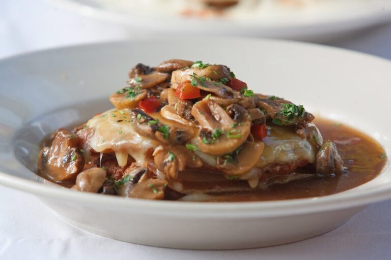 Hähnchenpfanne mit Champignons, Spinat und Kräuterrahm – Rezept für Diabetiker