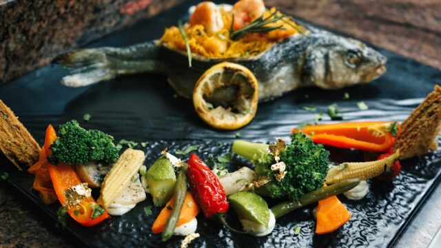 Gebackenes Kabeljaufilet mit Zitronen-Kräutern und Ofentomaten – Rezept für Diabetiker