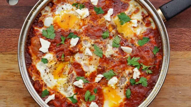 Shakshuka für Diabetiker – Eier in würziger Tomaten-Paprika-Sauce