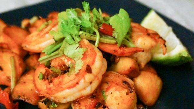 Zitronen-Knoblauch-Garnelen mit Spinat und Kirschtomaten – Rezept für Diabetiker